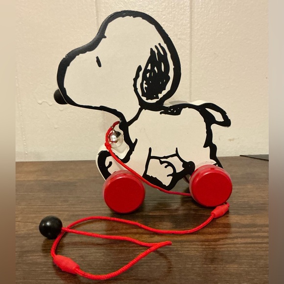 A Rare Vintage 2013 Wooden Snoopy Peanuts Pull Toy - Picture 3 of 4